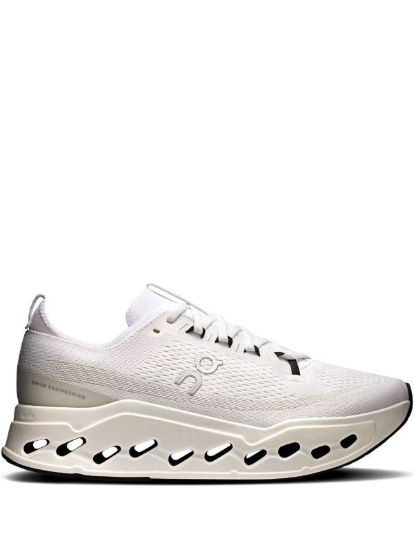 On Running Cloudsurfer Max
Triple White