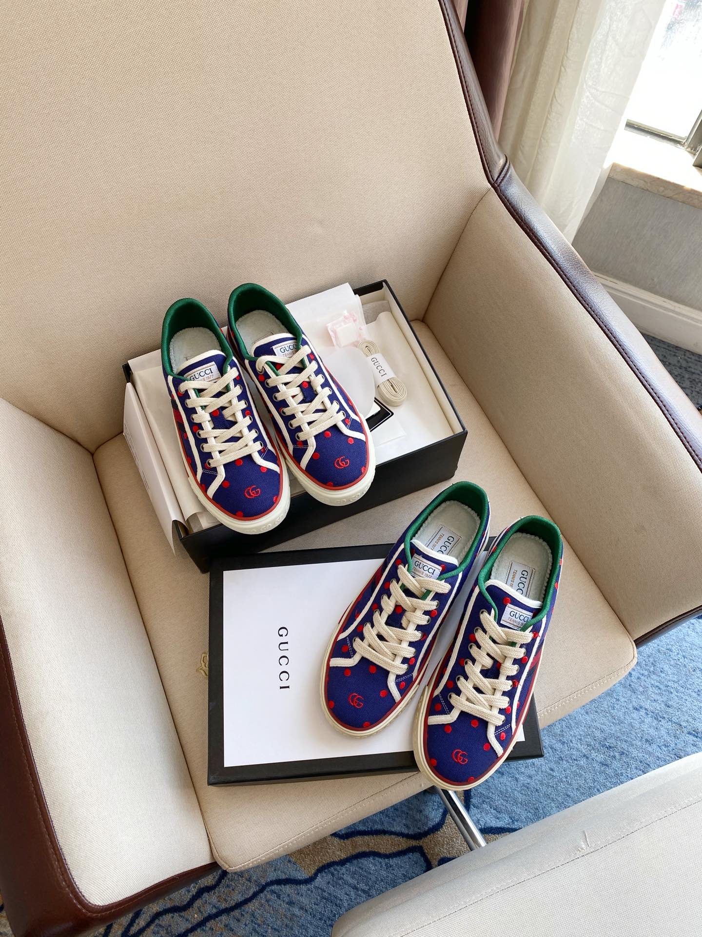 G u c c I tennis sneakers